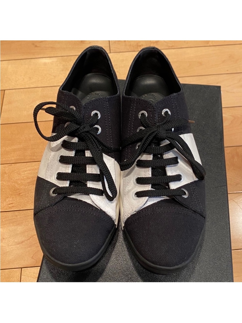 Authentic CHANEL Black and White Women’s Low-Top Sneakers Sz Eu 40 US 9/9.5